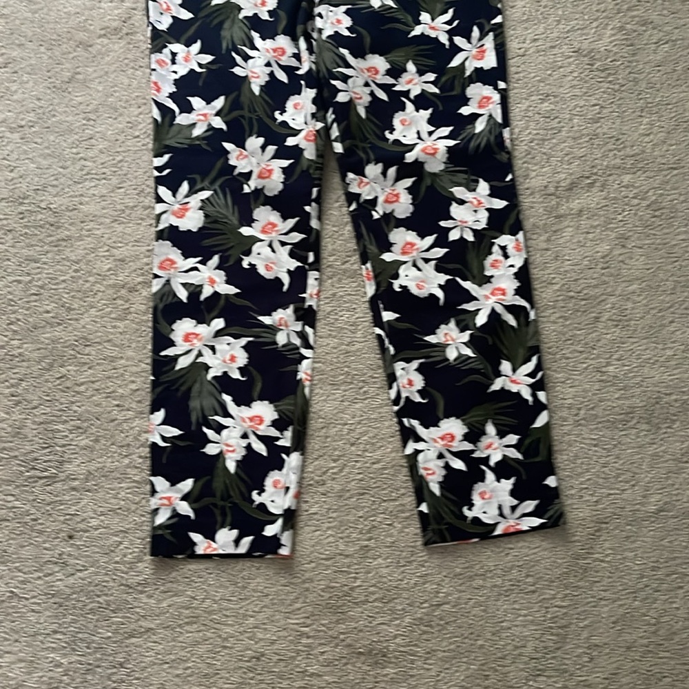 Old Navy floral pixie slim leg white florals pant size 10 - Picture 6 of 8